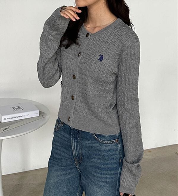 RANAN（ラナン）の「＜Ｕ．Ｓ．Ｐ＞ゴールド調ボタン刺繍ケーブルカーディガン（ニット・セーター）」｜詳細画像