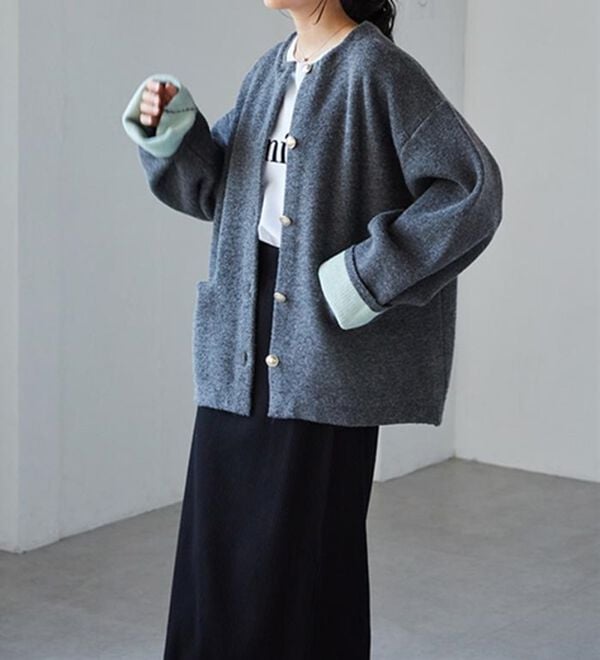 RANAN（ラナン）の「裏配色ゴールド調ボタンニットコーディガン（ニットカーディガン）」｜詳細画像