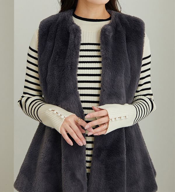 GeeRA（ジーラ）の「配色デザインくるみボタン付リブニット（ニット・セーター）」｜詳細画像