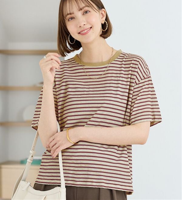 Viola e Viola（ヴィオラ エ ヴィオラ）の「ほんのり透け感綿混セミシアートップス（カットソー）」｜ベージュボーダー