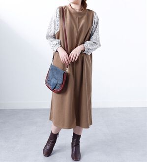 BELLUNA（ベルーナ）の「袖切替デザインハイネックワンピース（カットソーワンピース）」｜モカ系