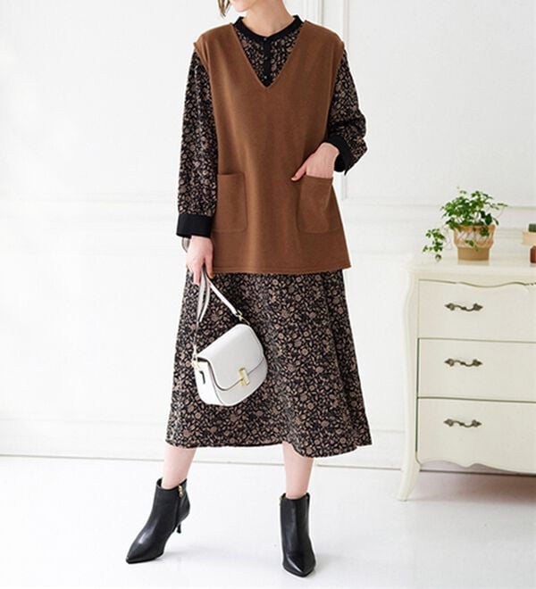 BELLUNA（ベルーナ）の「シャーリング衿ベストアンサンブル（アンサンブル）」｜詳細画像