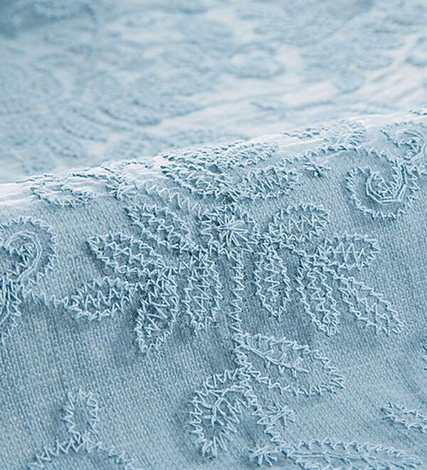 BELLUNA（ベルーナ）の「刺しゅうレース使いニットジャケット（ニットカーディガン）」｜詳細画像