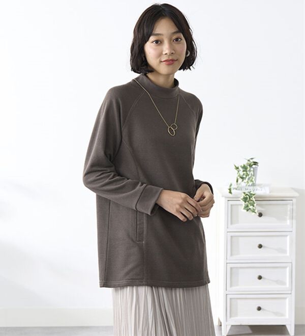 BELLUNA（ベルーナ）の「綿入り素材ラグランデザインポケットトレーナー（トレーナー・スウェット）」｜詳細画像