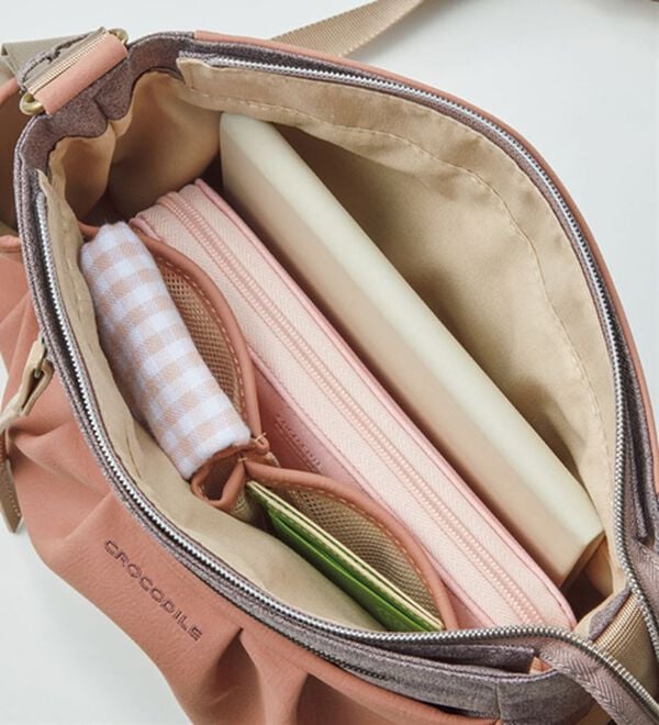 BELLUNA（ベルーナ）の「＜クロコダイル＞デザイン切替ショルダー（ショルダーバッグ）」｜詳細画像