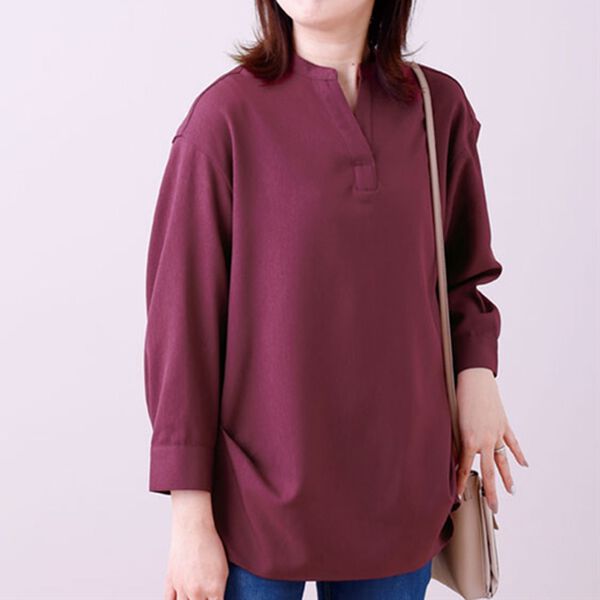 BELLUNA（ベルーナ）の「カルゼ素材裾タックスキッパーチュニック（チュニック）」｜ラズベリー