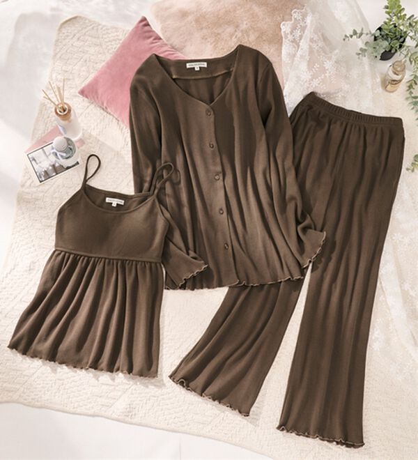 YU'NOW（ユナウ）の「【３点セット】カップ付ワッフルキャミソールルームウェアセット（パジャマ・ルームウェア）」｜ブラウン