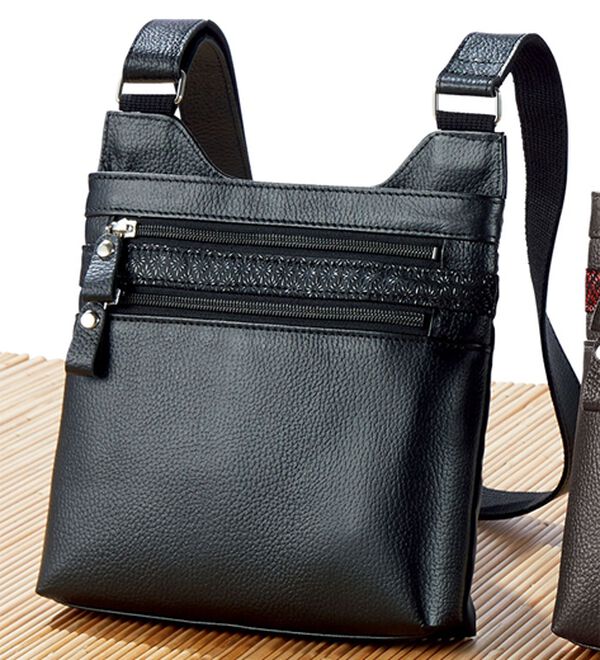 「印伝使いの姫路レザーショルダー（メンズショルダーバッグ）」｜ブラック