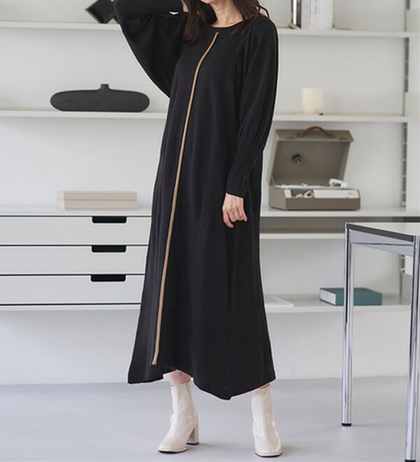 RANAN（ラナン）の「ボリューム袖アウトシームニットワンピース（ニットワンピース）」｜ブラック／ブラック（クルー）