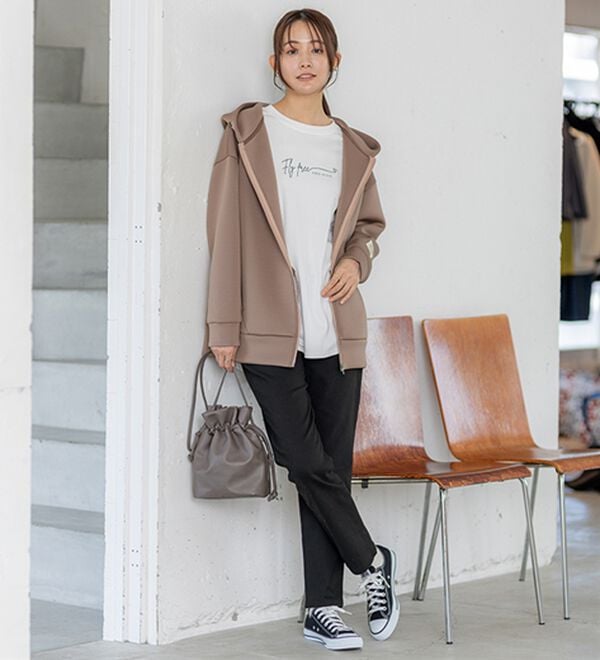 BELLUNA（ベルーナ）の「静電防止！蓄熱綿サテンストレッチカラーパンツ（フルレングスパンツ）」｜詳細画像