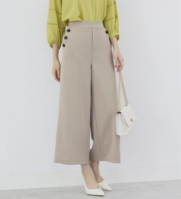 BELLUNA（ベルーナ）の「ジョーゼット素材釦使いワイドパンツ（その他パンツ）」｜詳細画像
