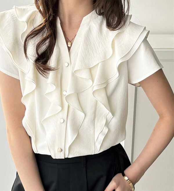 GeeRA（ジーラ）の「ラッフルフリルハーフスリーブブラウス（ブラウス）」｜詳細画像