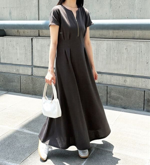 GeeRA（ジーラ）の「前後2WAYハーフジップフレンチ袖ワンピース（カットソーワンピース）」｜詳細画像