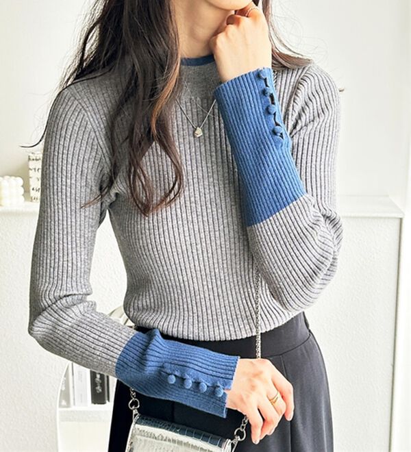 GeeRA（ジーラ）の「配色デザインくるみボタン付リブニット（ニット・セーター）」｜詳細画像
