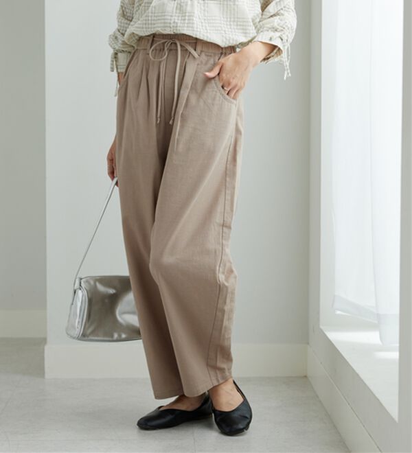 BELLUNA（ベルーナ）の「綿スラブ素材タックデザインコクーンパンツ（フルレングスパンツ）」｜詳細画像