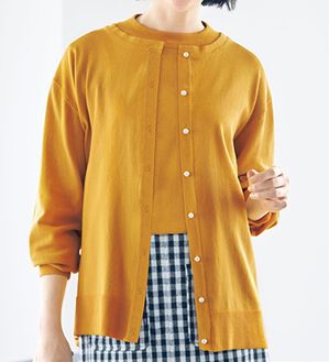 VINNO（ヴィノ）の「パール調釦付ニットアンサンブル（アンサンブル）」｜イエロー