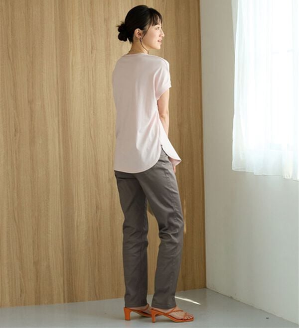 BELLUNA（ベルーナ）の「サラリ速乾！綿サテンストレッチカラーパンツ（フルレングスパンツ）」｜詳細画像