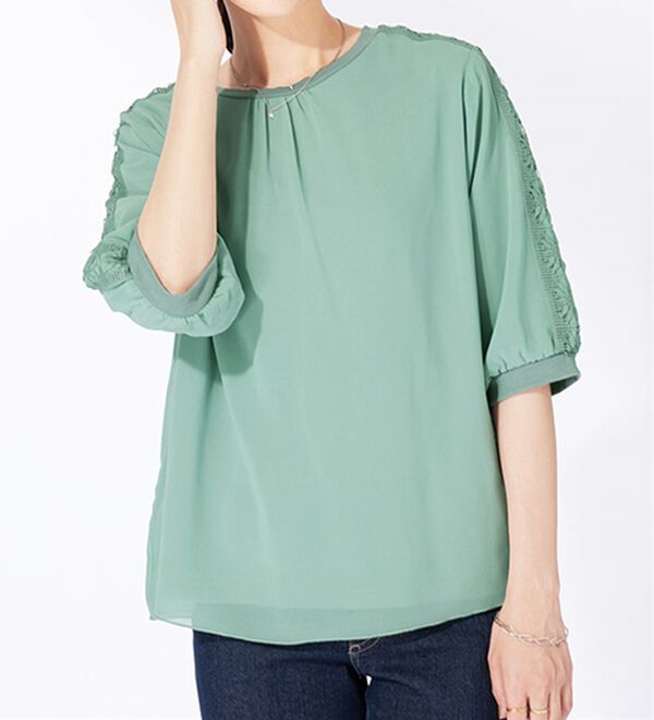 BELLUNA（ベルーナ）の「花柄レースシフォン重ねプルオーバー（カットソー）」｜詳細画像