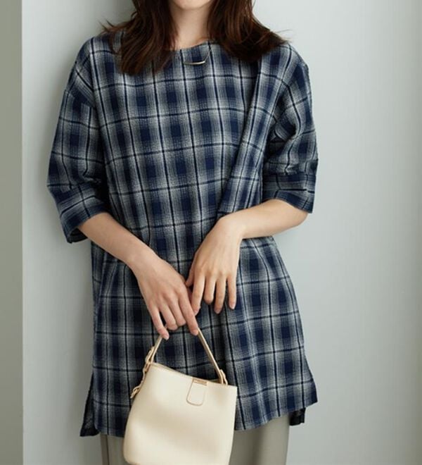 BELLUNA（ベルーナ）の「サッカー素材チェック柄チュニック（チュニック）」｜詳細画像