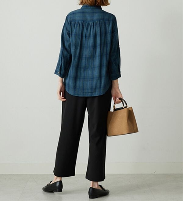 BELLUNA（ベルーナ）の「【綿100％素材】ダブルガーゼ素材丸衿多ボタンブラウス（ブラウス）」｜詳細画像