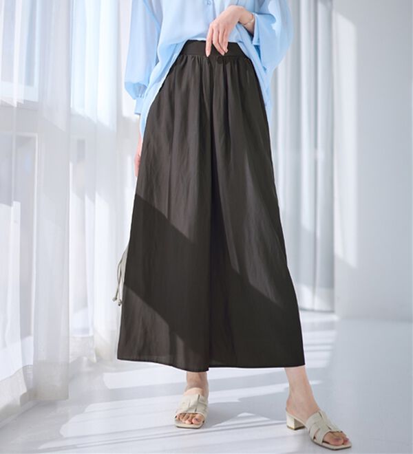 alotta（アロッタ）の「【選べる２丈】さらっと上品！サテンワイドパンツ（ワイドパンツ・ガウチョ）」｜スミクロ／レギュラー丈