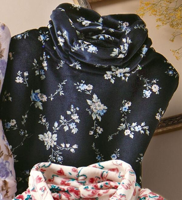 LAVIENNE（ラヴィエンヌ）の「ストレッチ素材のゆるっとハイネックプルオーバー（パジャマ・ルームウェア）」｜ブラック系