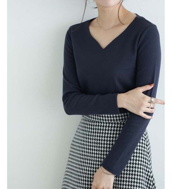 Pierrot（ピエロ）の「【選べる３ネック】華奢見えテレコリブカットソー（カットソー）」｜ネイビー