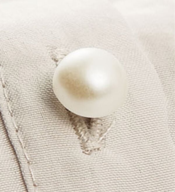 BELLUNA（ベルーナ）の「裾プリーツ切替パールボタンブラウス（ブラウス）」｜詳細画像