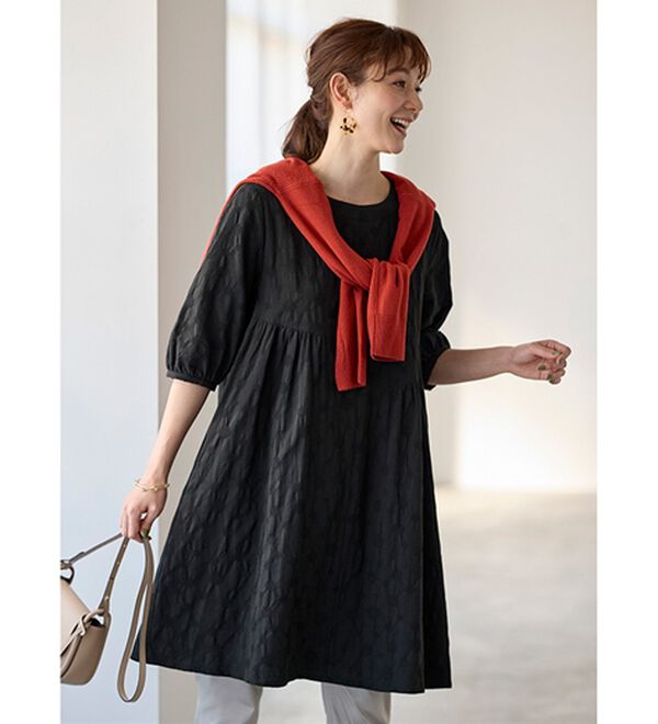 BELLUNA（ベルーナ）の「ナチュラルにお出かけ♪ドット柄チュニックワンピース（チュニックワンピース）」｜詳細画像