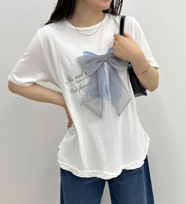 BELLUNA（ベルーナ）の「リボンモチーフ裾フリルプルオーバー（Tシャツ）」｜詳細画像