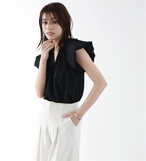 Pierrot（ピエロ）の「キーネックパフスリーブブラウス（ブラウス）」｜詳細画像