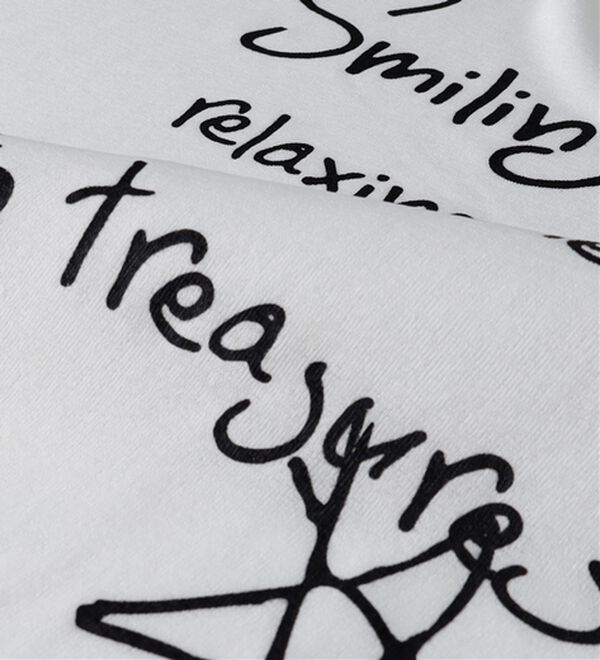 BELLUNA（ベルーナ）の「シアー素材ラクガキ風ロゴプルオーバー（カットソー）」｜詳細画像