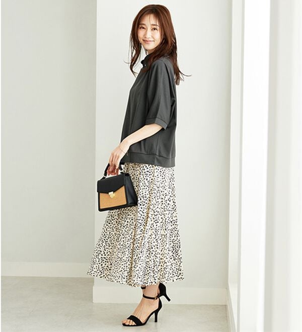 BELLUNA（ベルーナ）の「フード風衿デザインプルオーバー（カットソー）」｜詳細画像