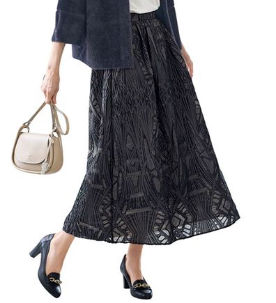 BELLUNA（ベルーナ）の「幾何学柄カットジャカードスカート（ロングスカート）」