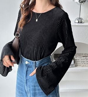 GeeRA（ジーラ）の「ストライプベロアフレアースリーブカットソー（カットソー）」｜ブラック