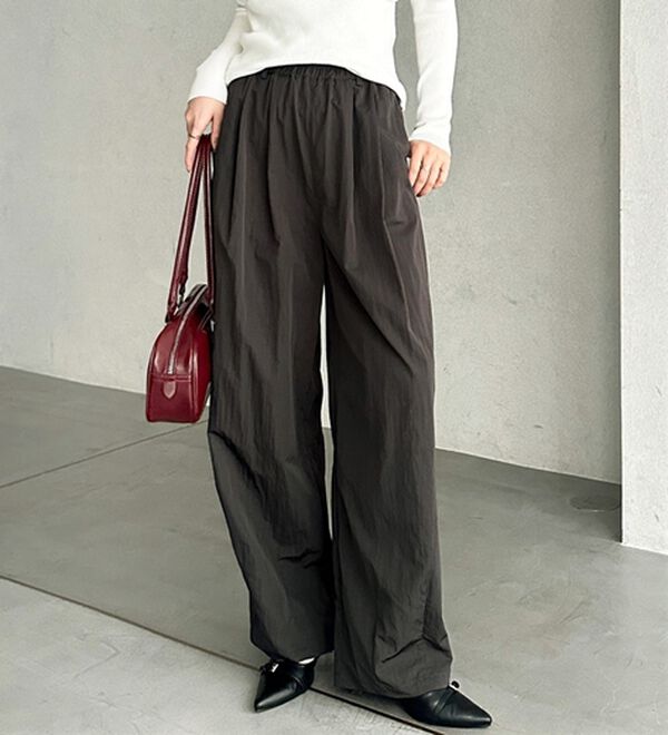 GeeRA（ジーラ）の「さらとろ素材が嬉しい！ダブルタックワイドパンツ（フルレングスパンツ）」｜詳細画像