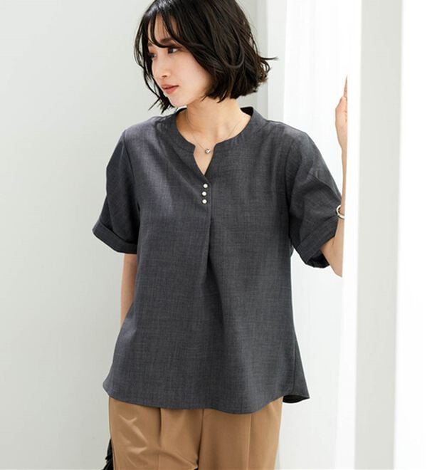BELLUNA（ベルーナ）の「麻調合繊パール付タックデザインブラウス（ブラウス）」｜詳細画像