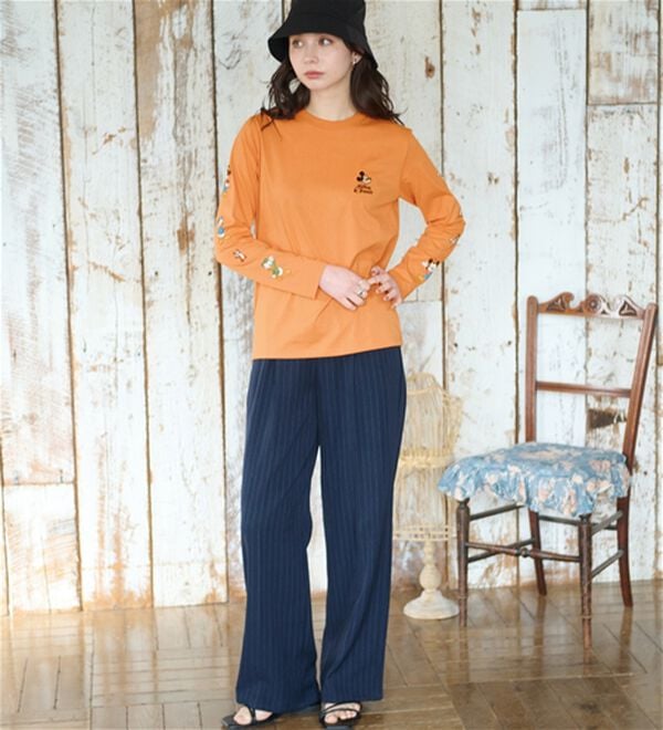 BELLUNA（ベルーナ）の「＜Ｄｉｓｎｅｙ＞【ミッキー＆フレンズ】袖プリント長袖Tシャツ（Tシャツ）」｜詳細画像