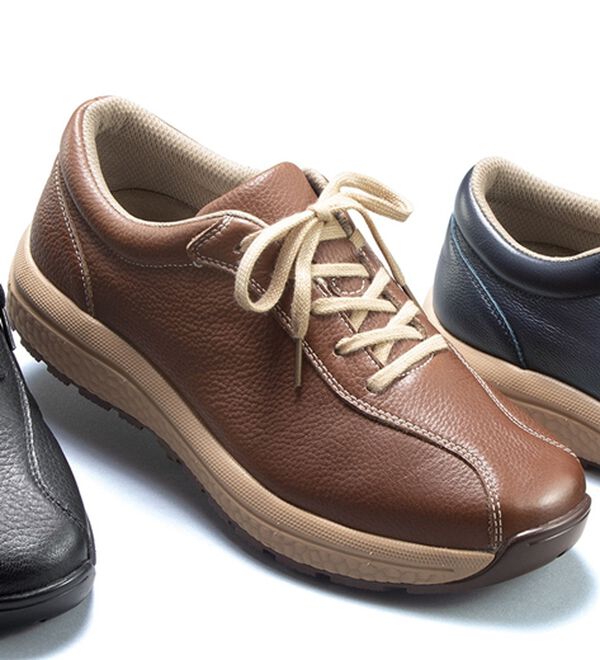 「＜ＬＥＯＮ＞ディアスキン　レザースニーカー（メンズスニーカー）」｜ブラウン