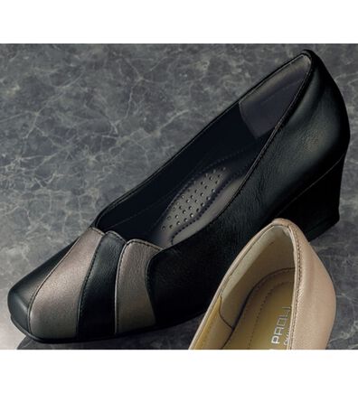 BELLUNA（ベルーナ）の「４Ｅ山羊革フラワーカットウェッジパンプス（パンプス）」