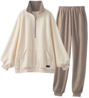 YU'NOW（ユナウ）の「【上下２点セット】かるぽかハーフジップフリースパジャマ＜ルームウェア・セットアップパジャマ＞（パジャマ・ルームウェア）」｜ブラウン系