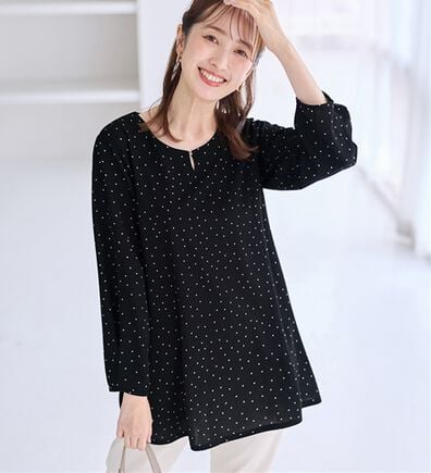 alotta（アロッタ）の「【６つの機能付き】ラインストーン付美人シルエットチュニック（チュニック）」