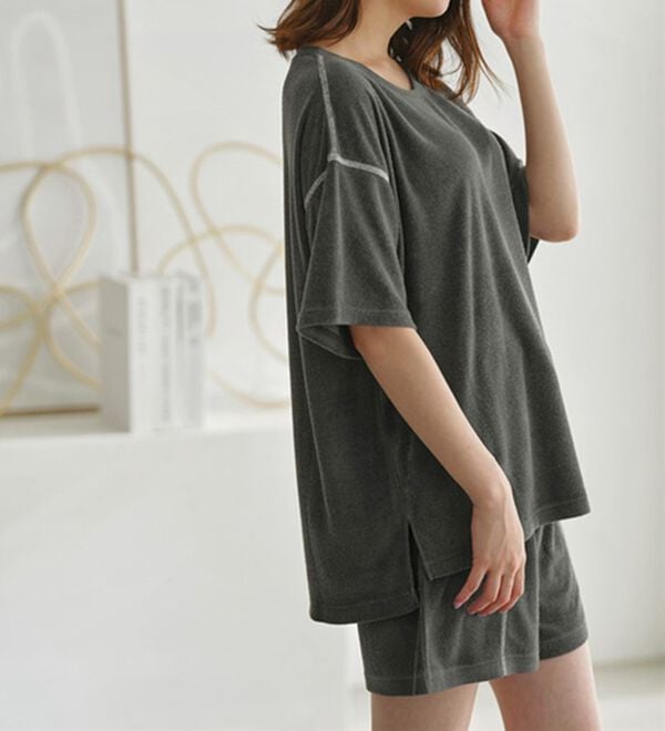 YU'NOW（ユナウ）の「【上下２点セット】ひんやりとろけるレーヨンブレンドパイルパジャマ（パジャマ・ルームウェア）」｜詳細画像