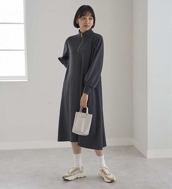 BELLUNA（ベルーナ）の「ポケット付ハーフジップフレアーワンピース（カットソーワンピース）」｜詳細画像