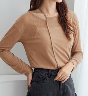 Viola e Viola（ヴィオラ エ ヴィオラ）の「スラブシアーテレコアシメデザイントップス（カットソー）」｜詳細画像