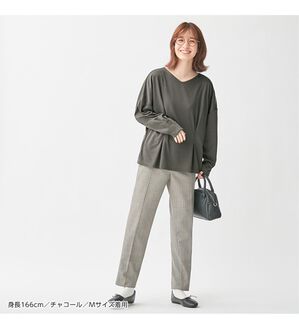 Viola e Viola（ヴィオラ エ ヴィオラ）の「タック使いドルマンパフ袖プルオーバー（カットソー）」｜チャコール