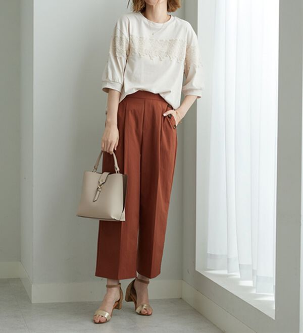 BELLUNA（ベルーナ）の「ケミカルレース使い華やかプルオーバー（カットソー）」｜詳細画像