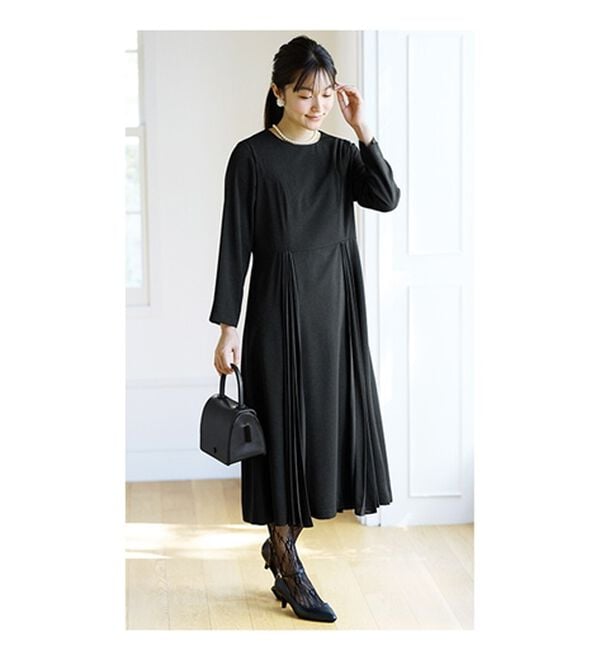 BELLUNA（ベルーナ）の「着心地ゆったりプリーツ切替ワンピース（ブラックフォーマル（喪服・礼服））」｜詳細画像