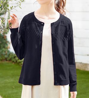 Viola e Viola（ヴィオラ エ ヴィオラ）の「透かし編みニットデザインカーディガン（ニットカーディガン）」｜詳細画像