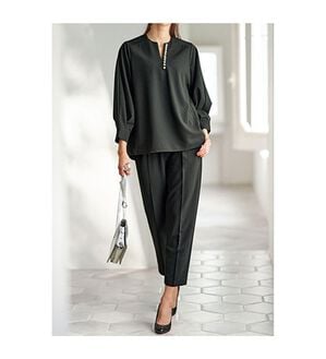 BELLUNA（ベルーナ）の「快適ストレッチ！パール調デザインセットアップ（セットアップ）」｜黒